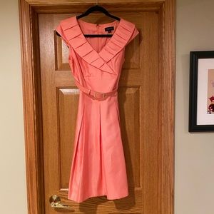 Tahari dress size 4 peachy/coral color